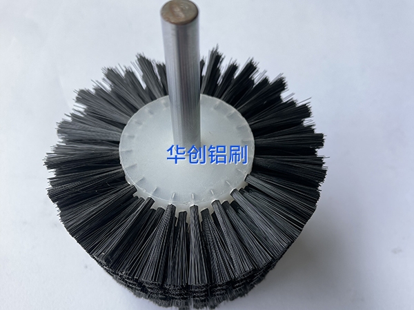導(dǎo)致工業(yè)毛刷輥掉毛的原因分析！